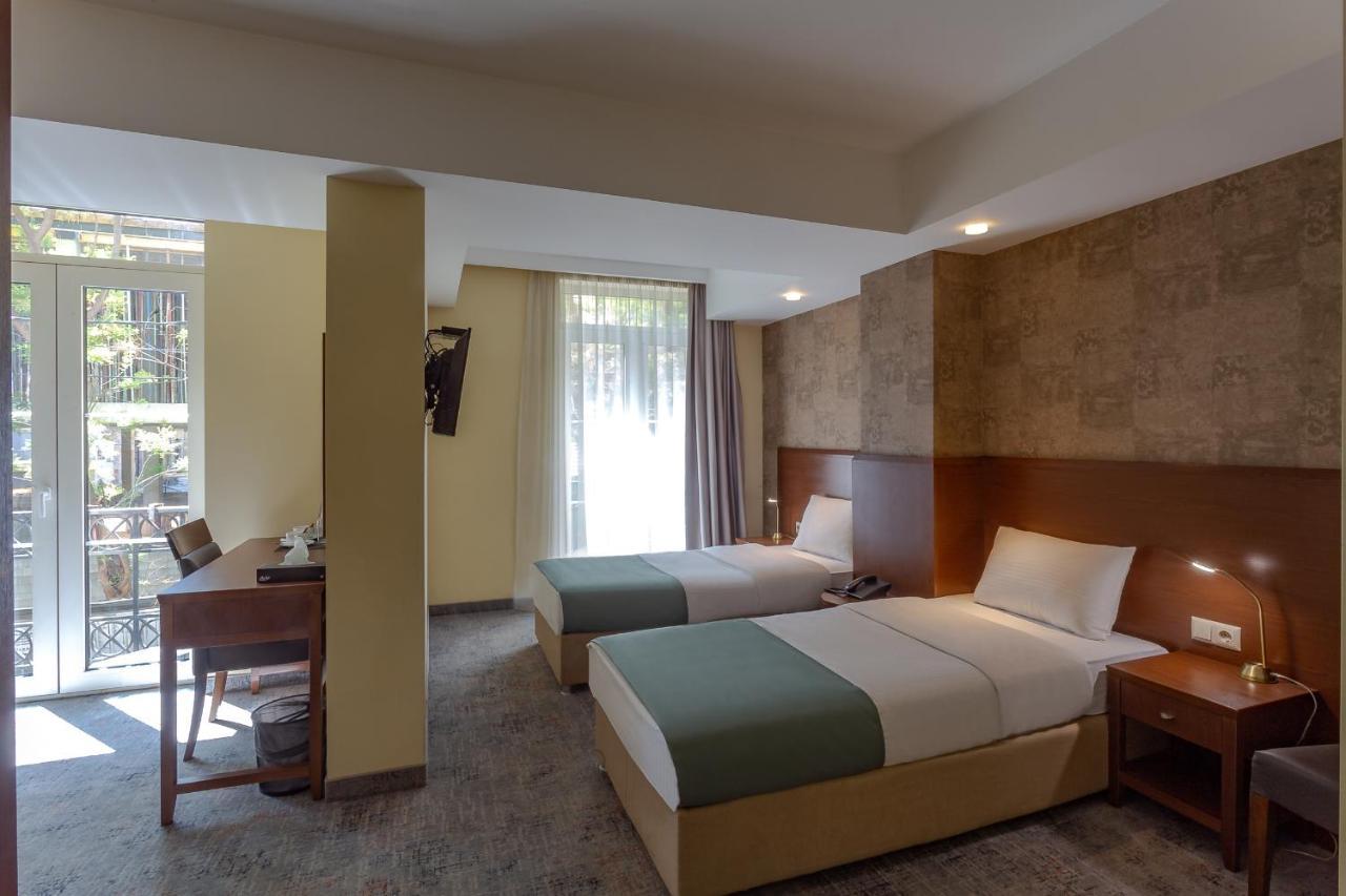A5 Hotel Tiflis Dış mekan fotoğraf